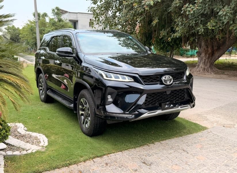 Toyota Fortuner Legender